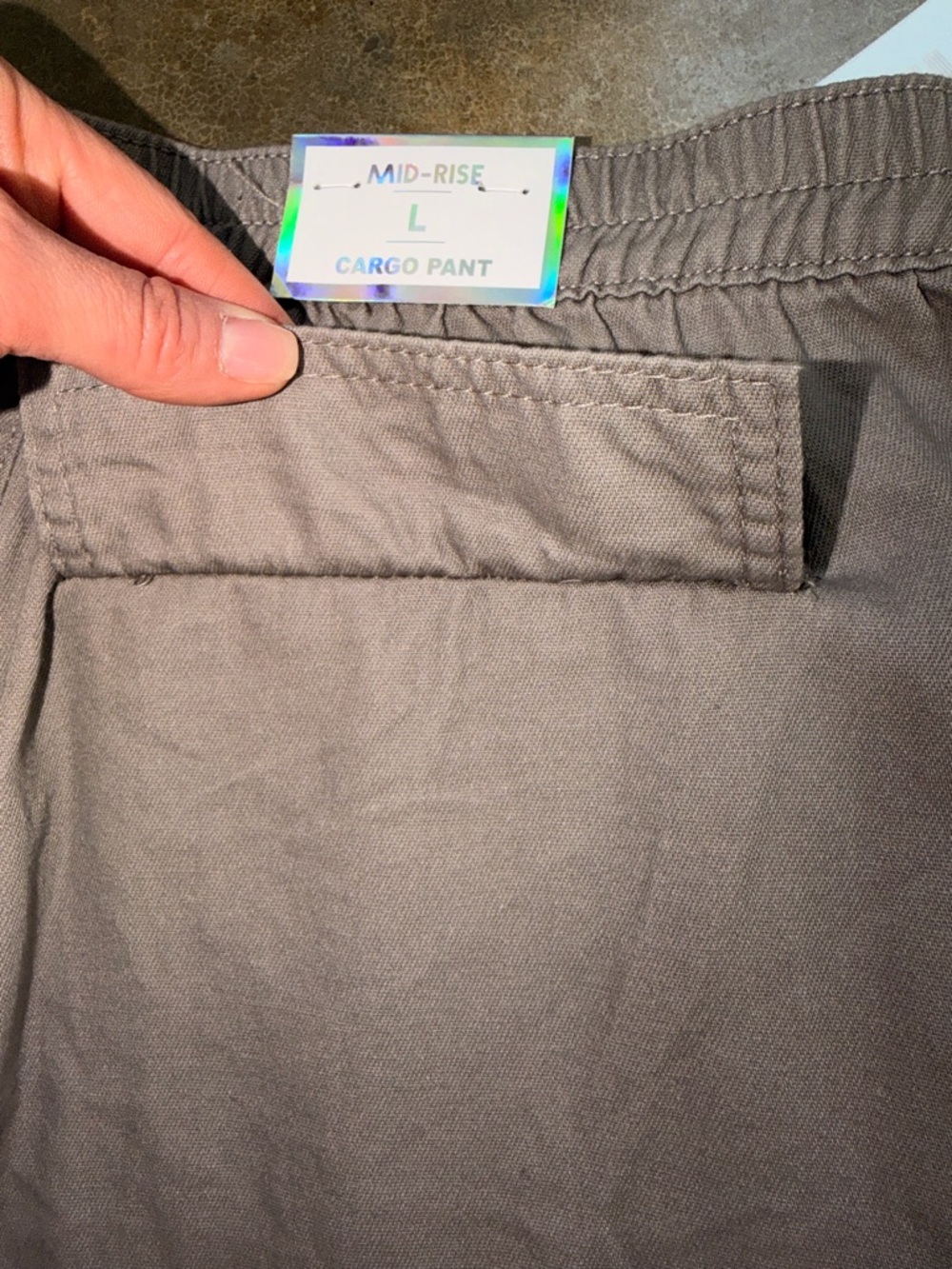 Tinseltown Taupe Wide-Leg Cargo Pants - Size L - Picture 8 of 9